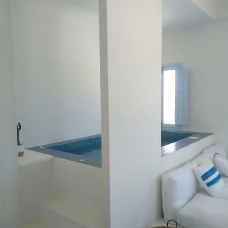 Sol-mate 3* Oia (Santorini)
