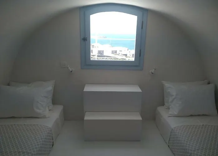 Sol-mate Oia (Santorini)