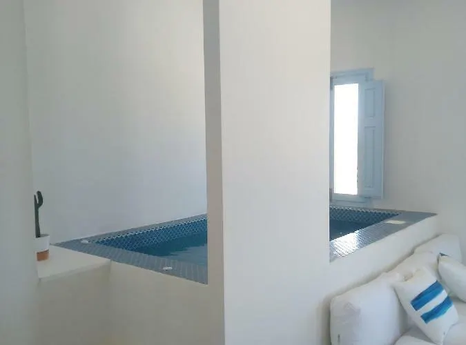 Sol-mate 3* Oia (Santorini)