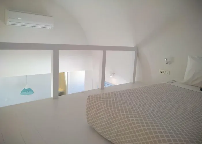 Sol-mate 3* Oia (Santorini)